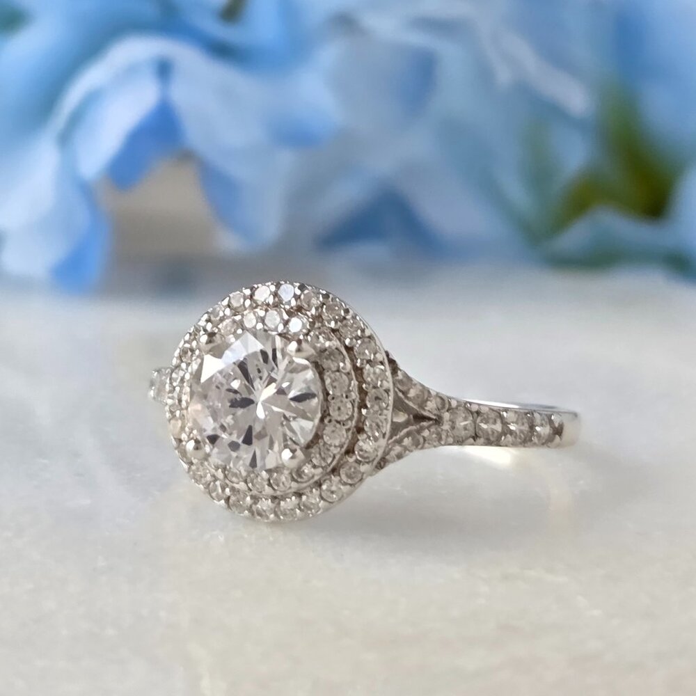 Round Halo Ring - 925 Sterling Silver Charmed Aroma Halo Promise Ring - Picture 5 of 6